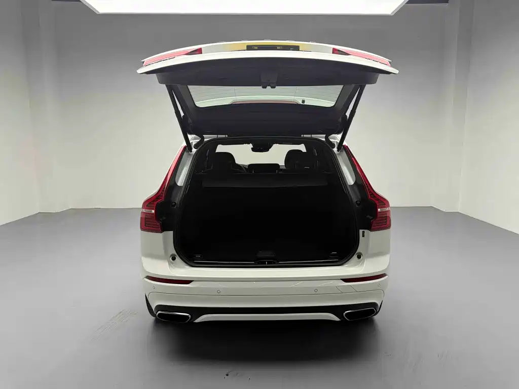 Volvo XC60 2019 T5 AWD Zhiyuan Sport Edition China V