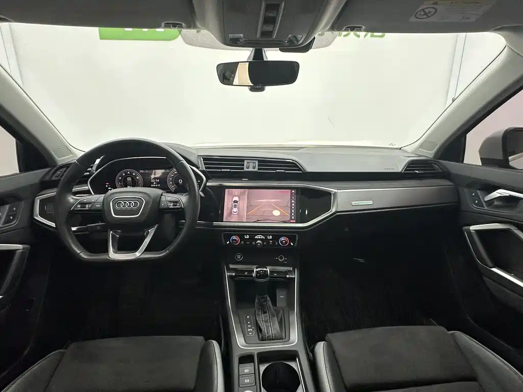 Audi Q3 2022 35 TFSI Sport