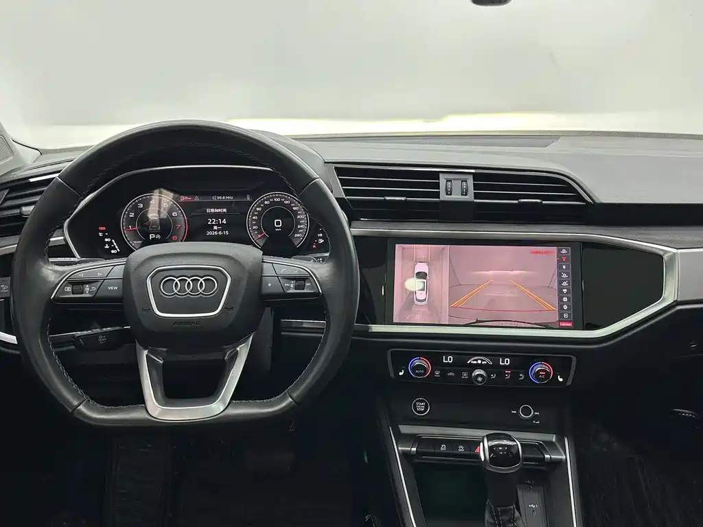 Audi Q3 2022 35 TFSI Sport