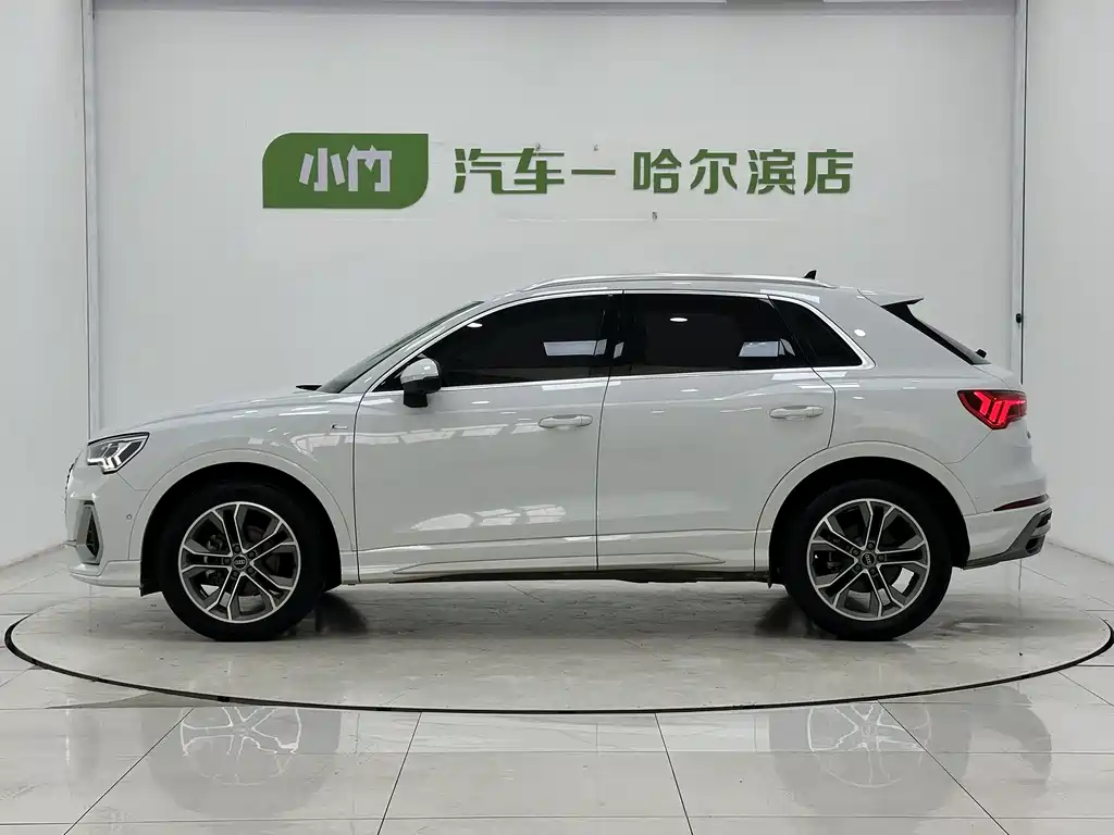 Audi Q3 2022 35 TFSI Sport