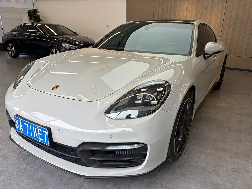 Porsche Panamera 2023 2.9T