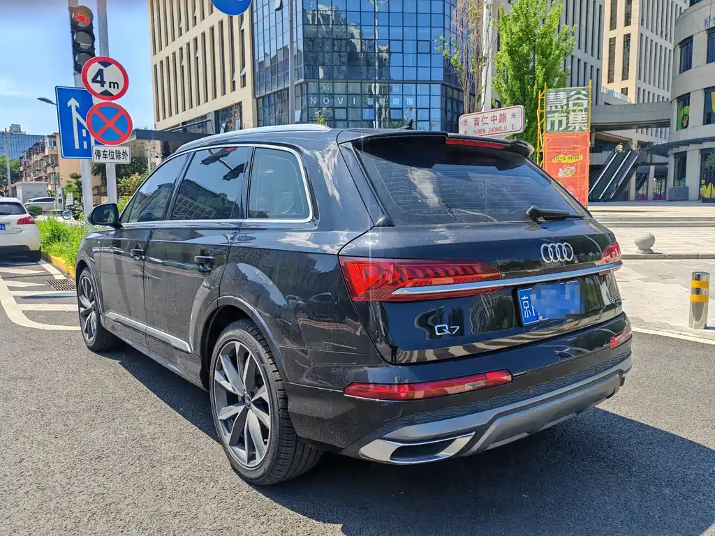 Audi Q7 55 TFSI quattro S line Sport