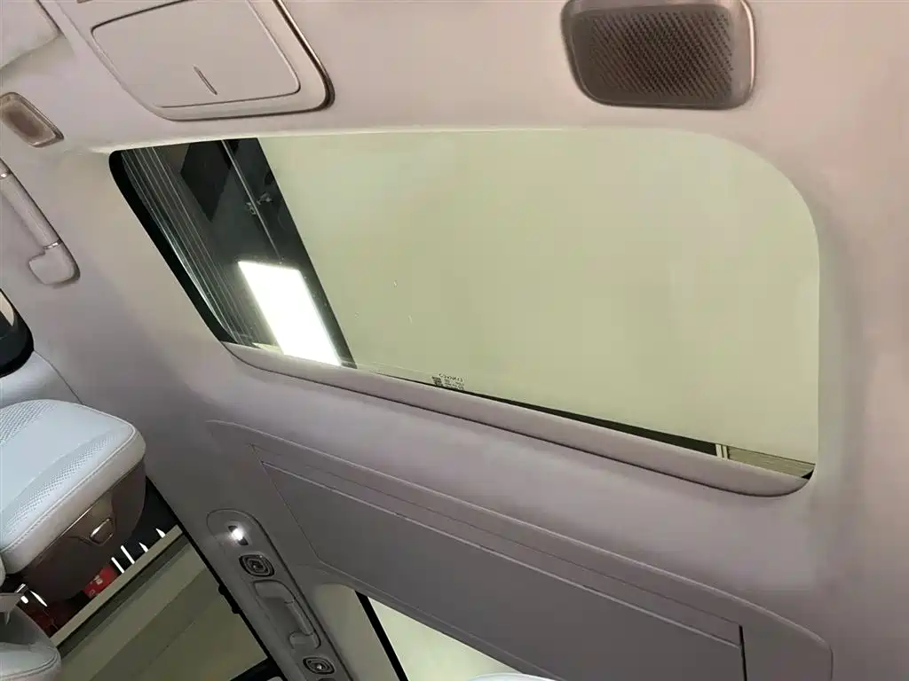 Lynk & Co 900 2025 2.0T Ultra 6-Seater