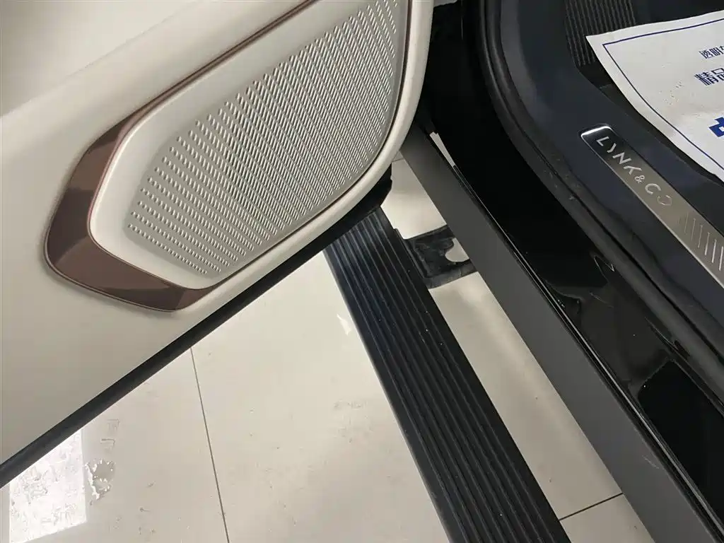 Lynk & Co 900 2025 2.0T Ultra 6-Seater