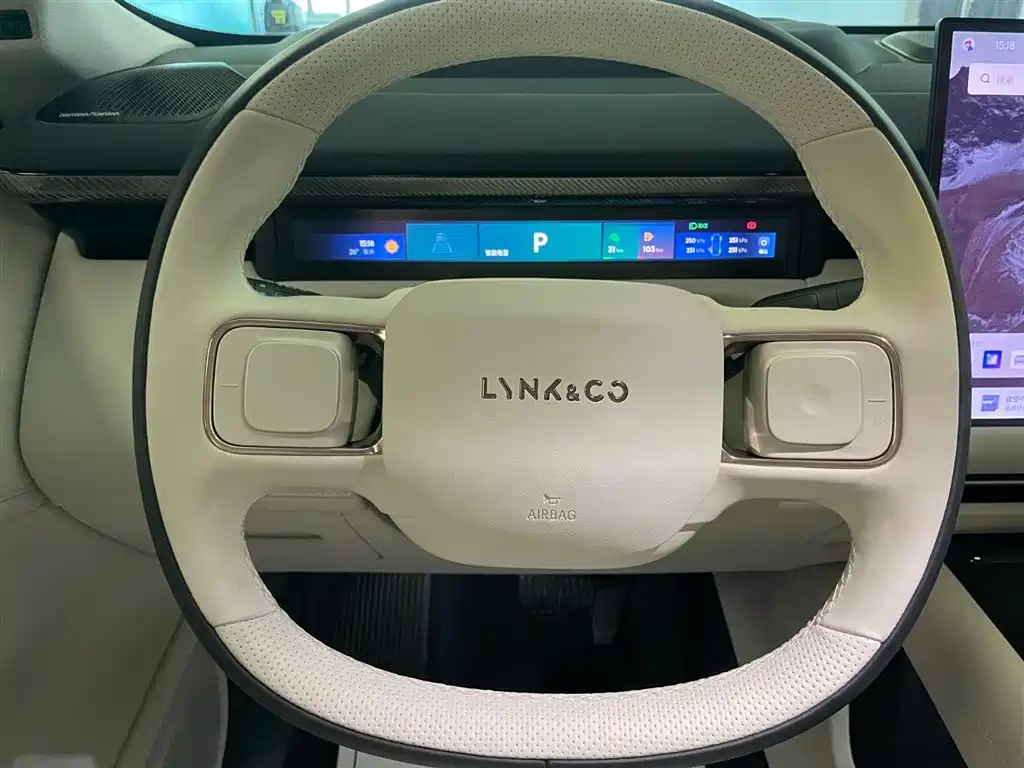 Lynk & Co 900 2025 2.0T Ultra 6-Seater