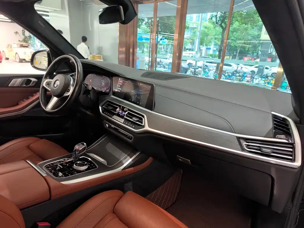 BMW X7 2021 xDrive40i Excellence M Sport Package