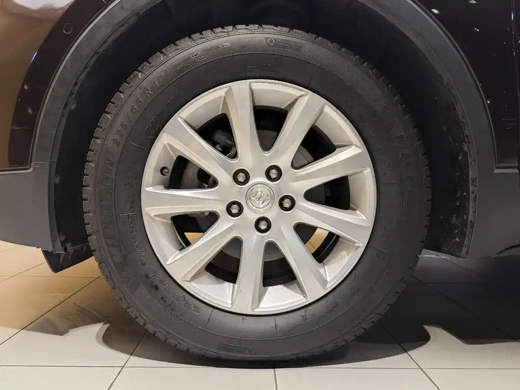 Buick Envision Plus 2021 532T FWD Luxury