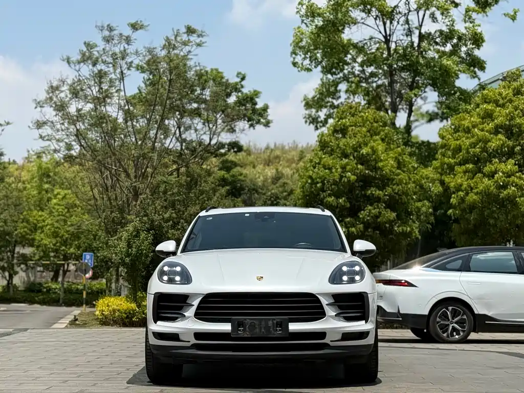 2018 Porsche Macan 2.0T