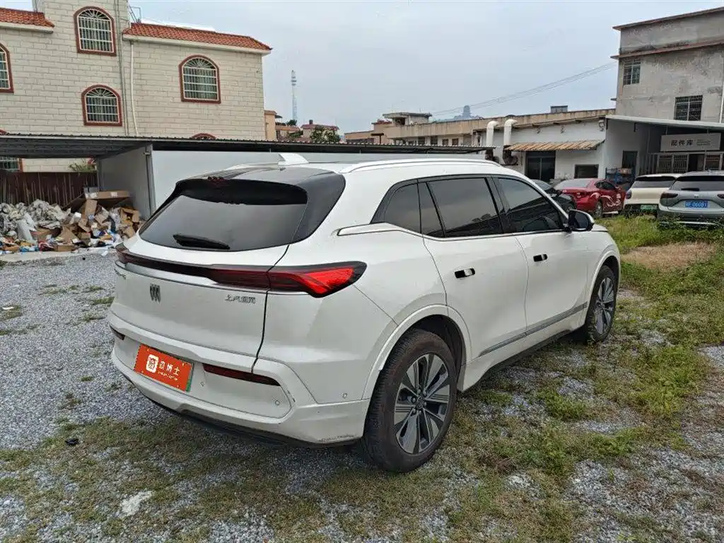 Buick E5 2025 620 km Premium