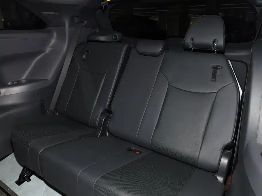 Toyota Granvia 2023 2.5L Hybrid Flagship VIP Edition