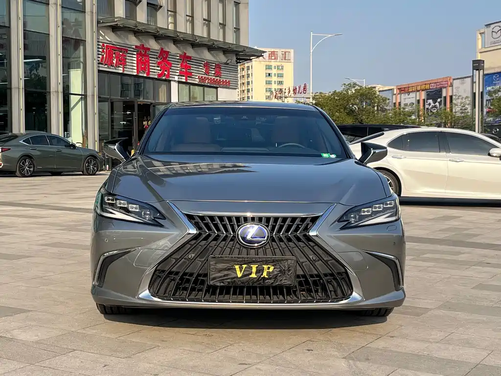 Lexus ES 2022 300h Premium Edition