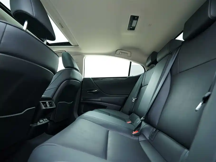 Lexus ES 200 2018