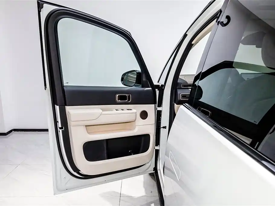 Li Auto MEGA 2025 Ultra Smart Refresh Edition