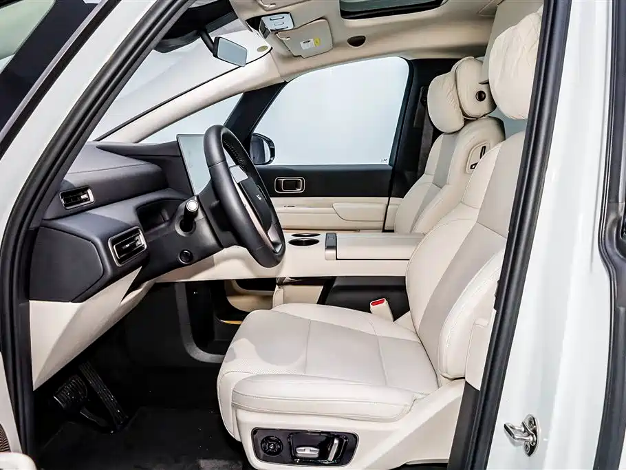 Li Auto MEGA 2025 Ultra Smart Refresh Edition