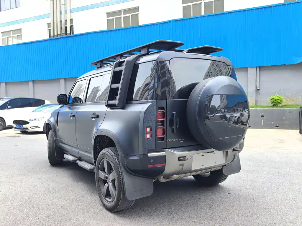 Land Rover Defender 110 3.0T P400 X-DYNAMIC HSE