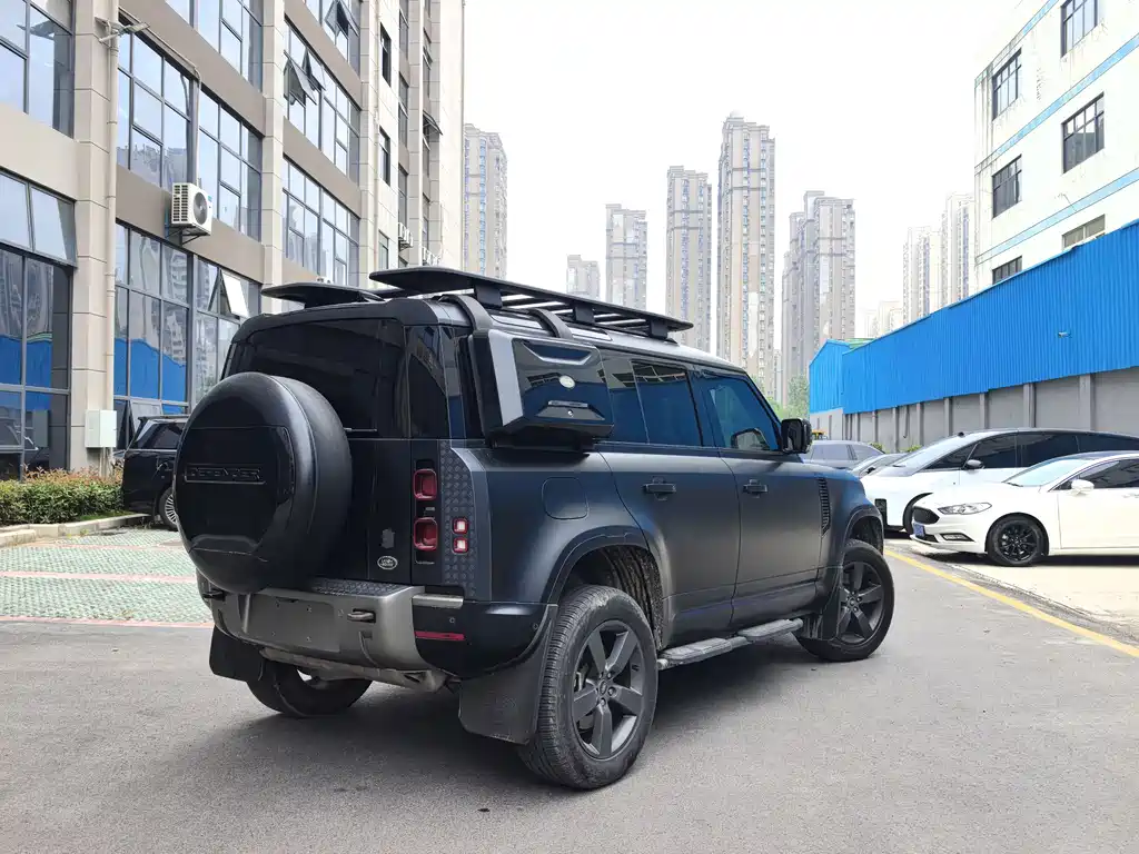 Land Rover Defender 110 3.0T P400 X-DYNAMIC HSE