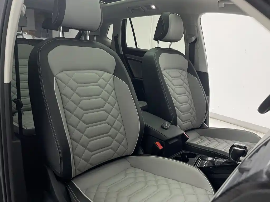 Volkswagen Tayron 2024 330TSI FWD Luxury Plus Advanced Edition