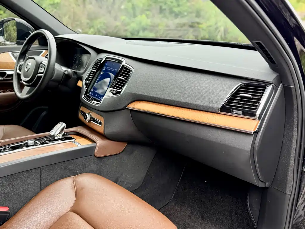 Volvo XC90 2022 B6 Momentum 7-seater