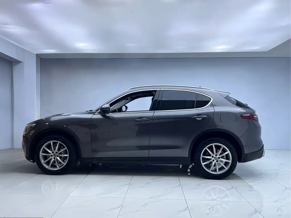 Alfa Romeo Stelvio 2017 2.0T 200HP Luxury Edition