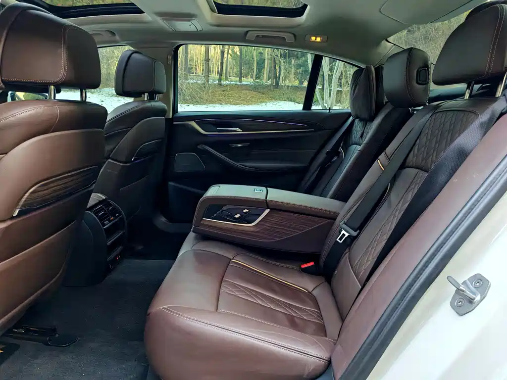 BMW 5 Series PHEV 2020 530Le Pioneer Edition