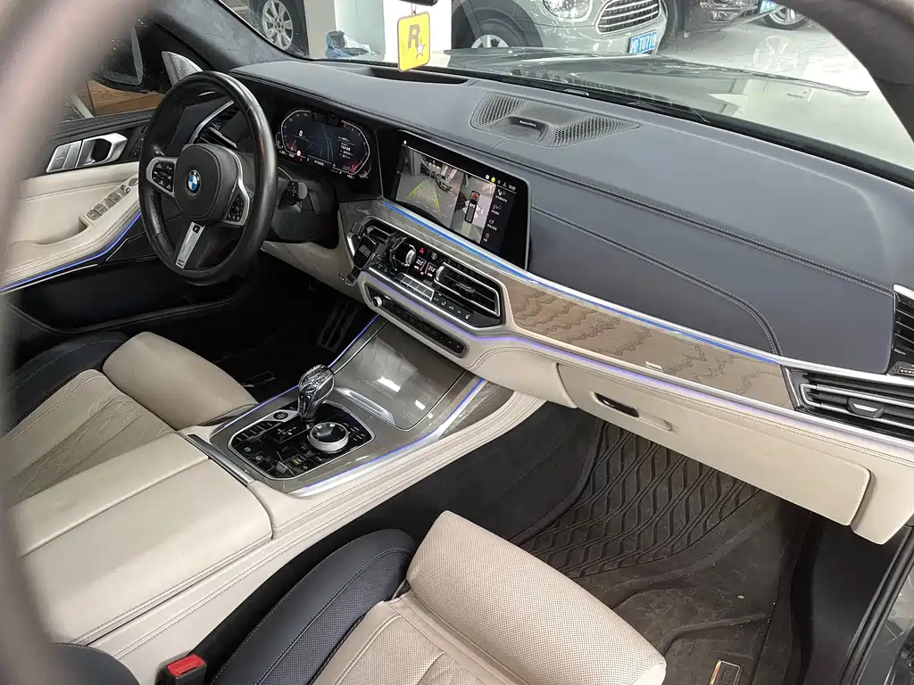 BMW X7 2021 xDrive40i Executive M Sport Package