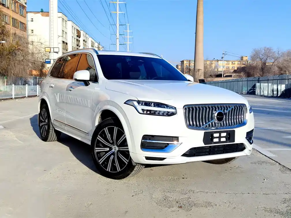 Volvo XC90 2024 B6 Momentum 7-Seater