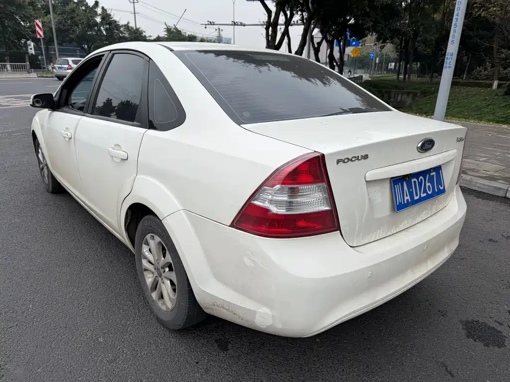 Ford Focus 2013 Sedan Classic 1.8L Automatic Million Edition