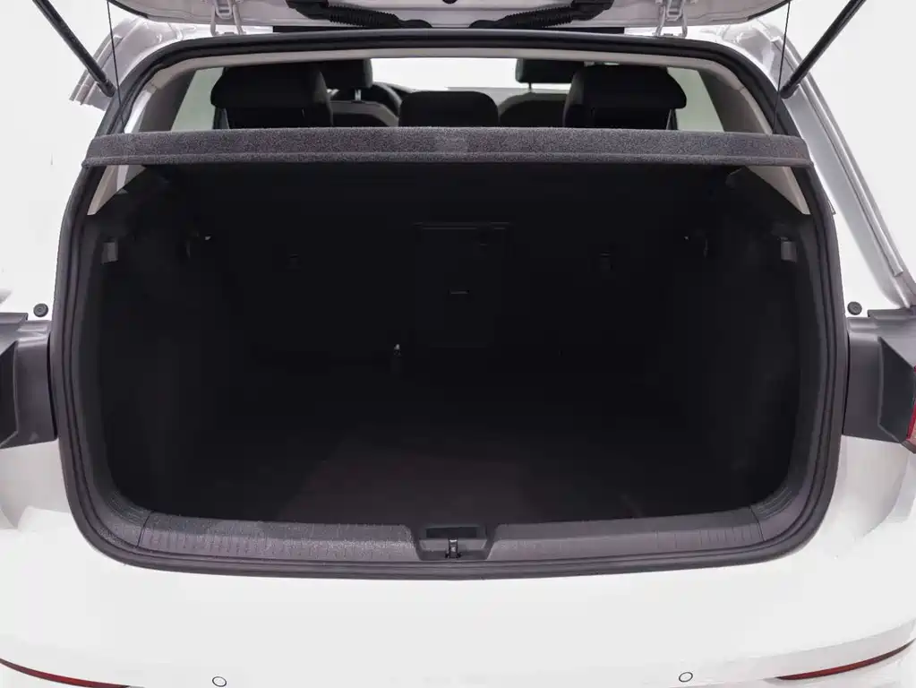 Golf 2023 Facelift 200TSI DSG Pro