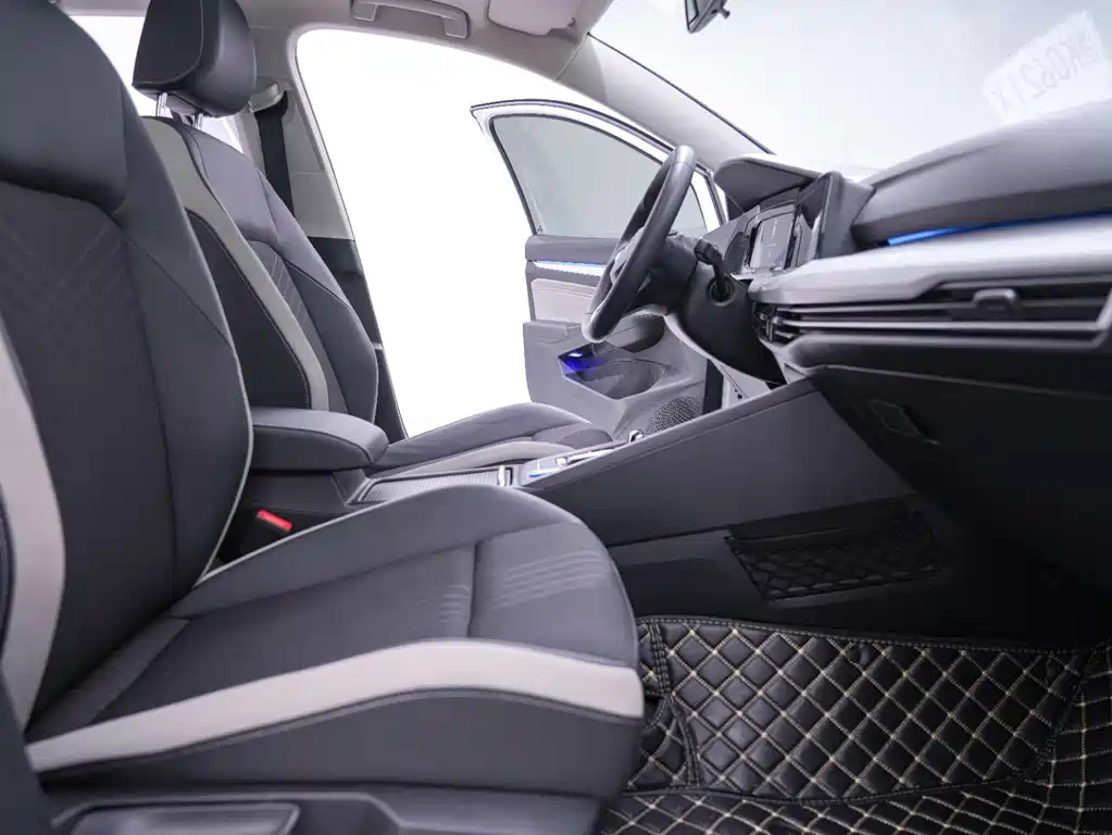 Golf 2023 Facelift 200TSI DSG Pro