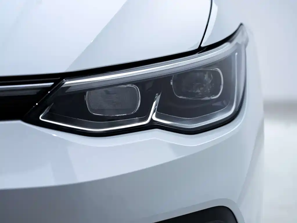 Golf 2023 Facelift 200TSI DSG Pro