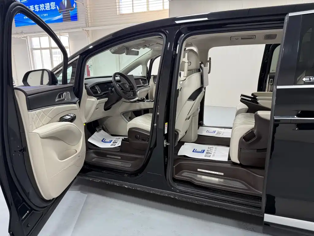Denza D9 2025 DM-i Intelligent Driving Edition 1020 AWD Flagship