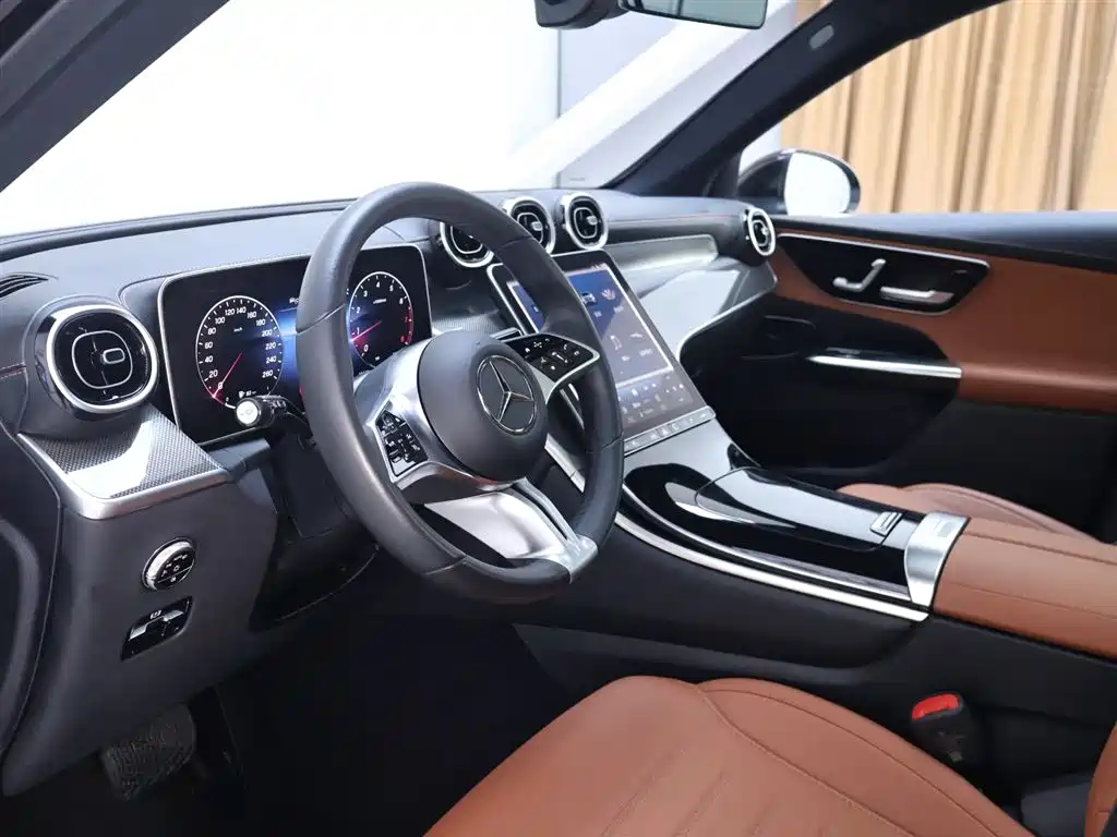 Mercedes-Benz GLC 2023 GLC 260 L 4MATIC Sport 5-Seater