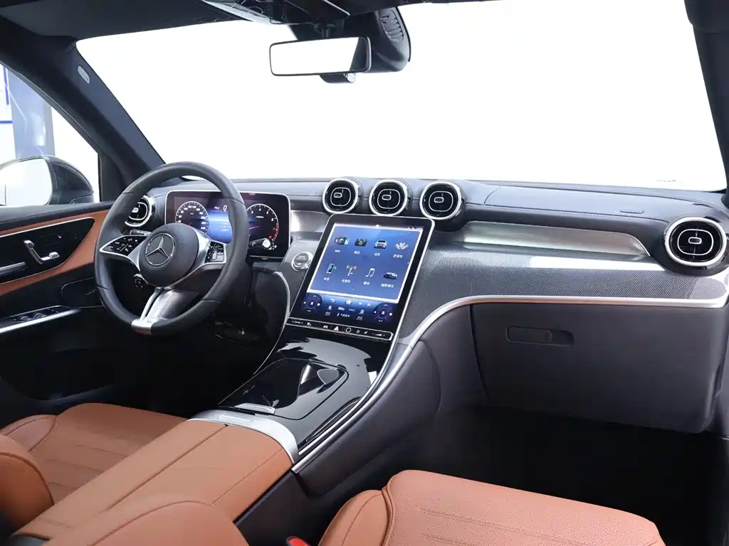 Mercedes-Benz GLC 2023 GLC 260 L 4MATIC Sport 5-Seater