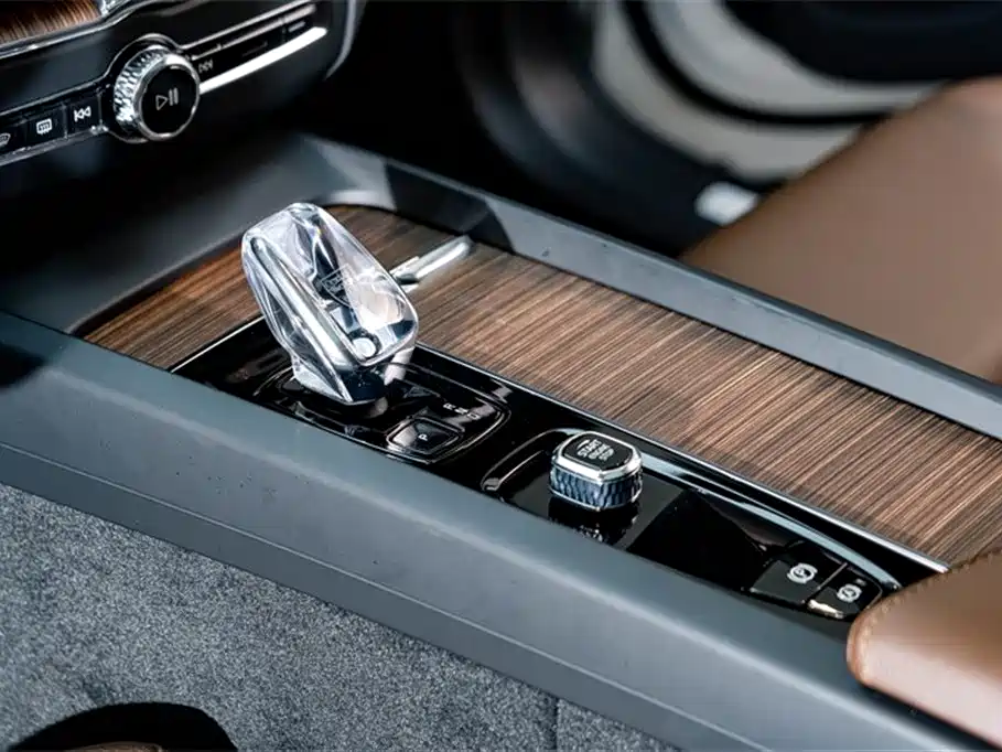 Volvo XC60 Plug-in Hybrid 2023 T8 PHEV Long Range AWD Luxury Plus