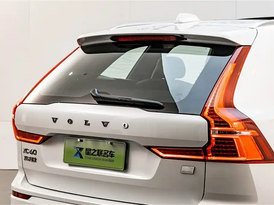 Volvo XC60 Plug-in Hybrid 2023 T8 PHEV Long Range AWD Luxury Plus