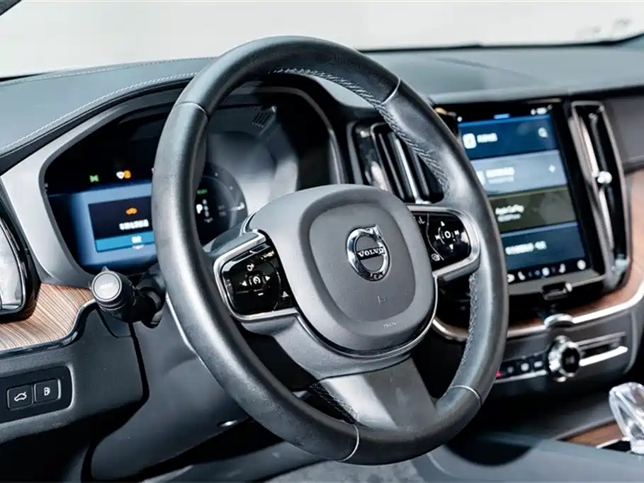 Volvo XC60 Plug-in Hybrid 2023 T8 PHEV Long Range AWD Luxury Plus