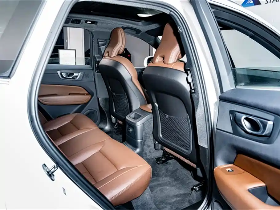Volvo XC60 Plug-in Hybrid 2023 T8 PHEV Long Range AWD Luxury Plus