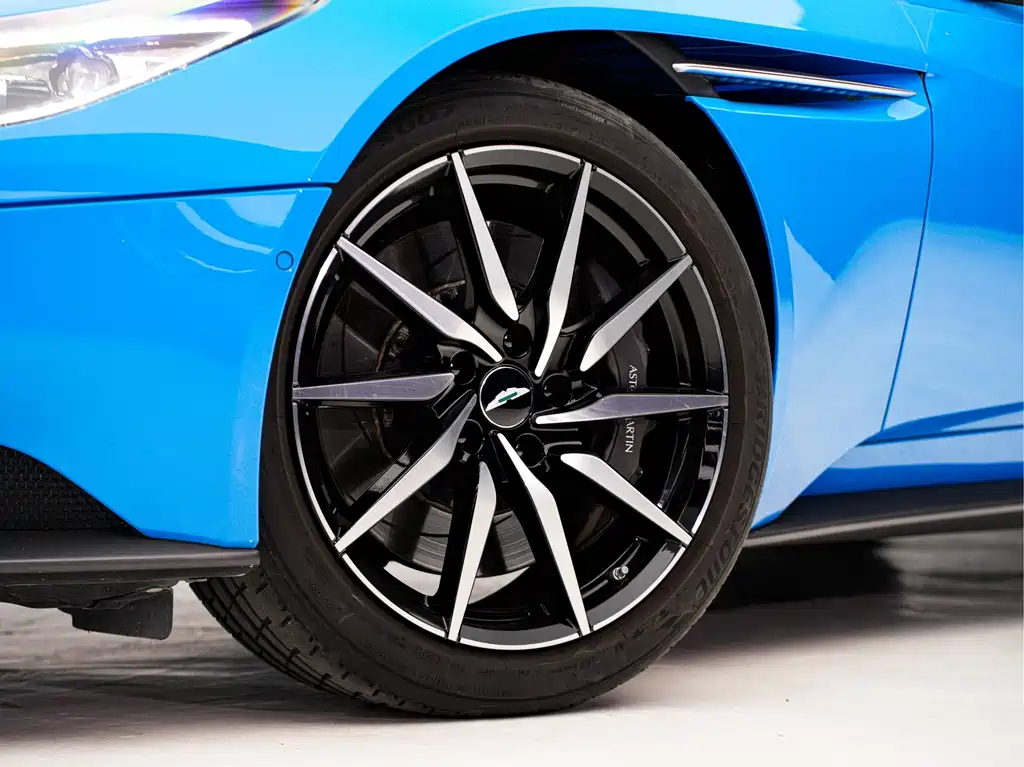 Aston Martin DB11 2023 4.0T V8 Coupe