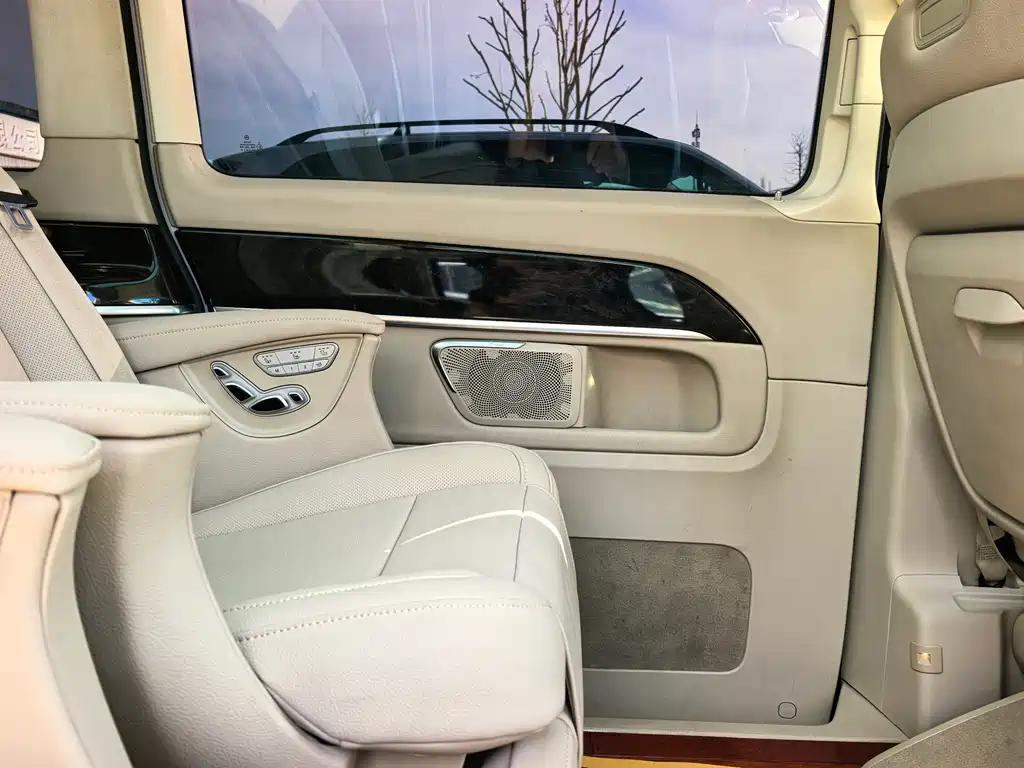 Mercedes-Benz V 260 L Exclusive (2016)