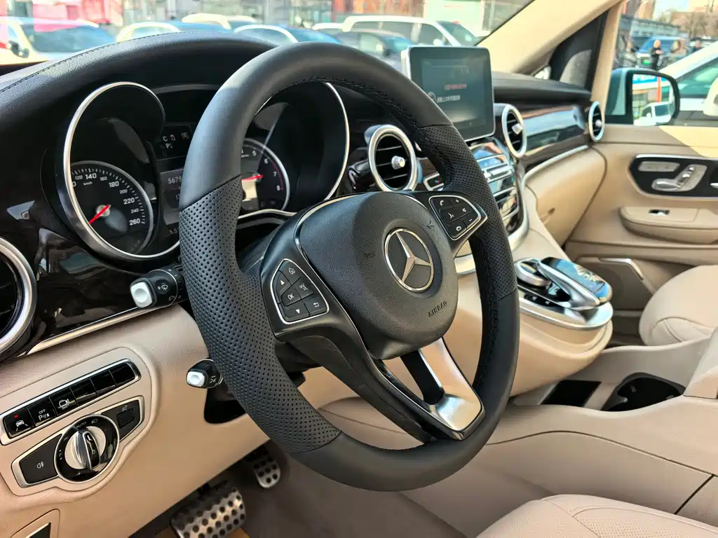 Mercedes-Benz V 260 L Exclusive (2016)