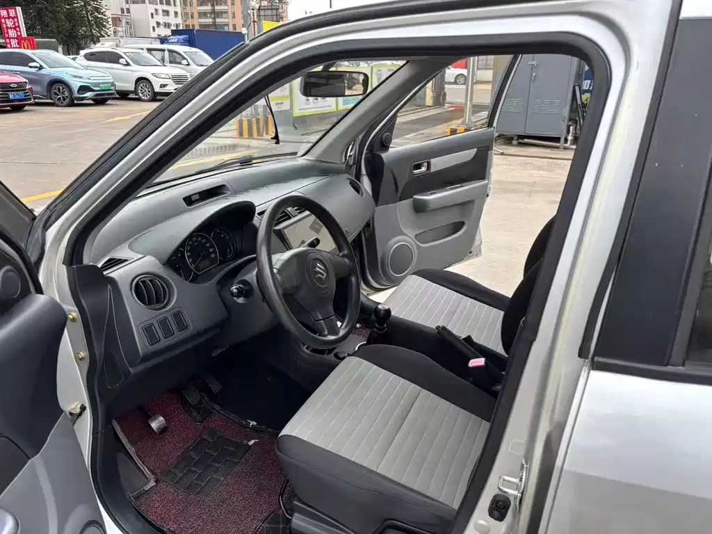 Suzuki Swift 2013 1.3L Manual Value Edition