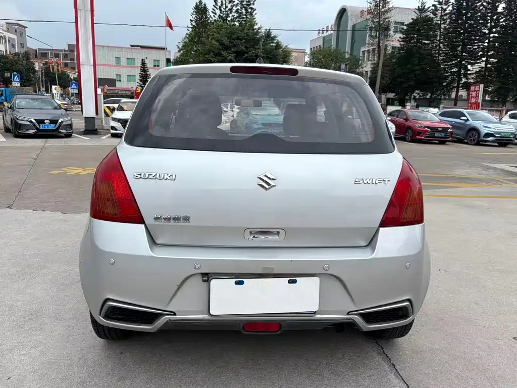 Suzuki Swift 2013 1.3L Manual Value Edition