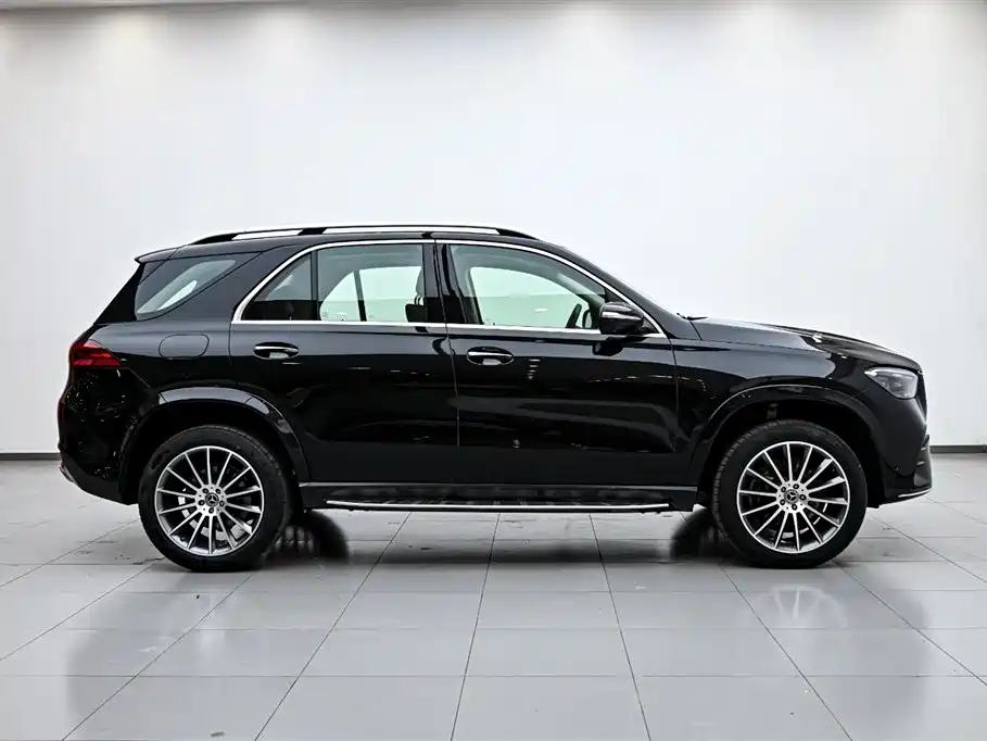 Mercedes-Benz GLE 450 4MATIC Luxury (2024)