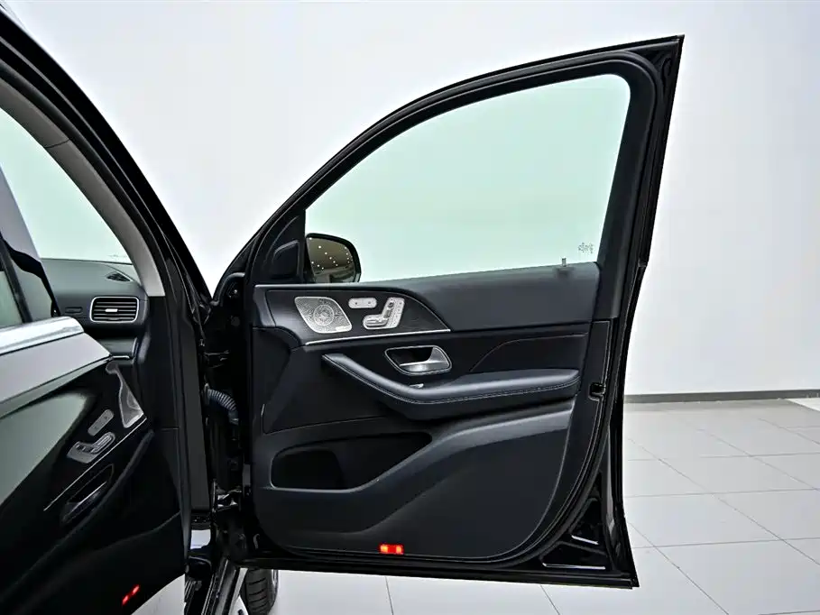Mercedes-Benz GLE 450 4MATIC Luxury (2024)