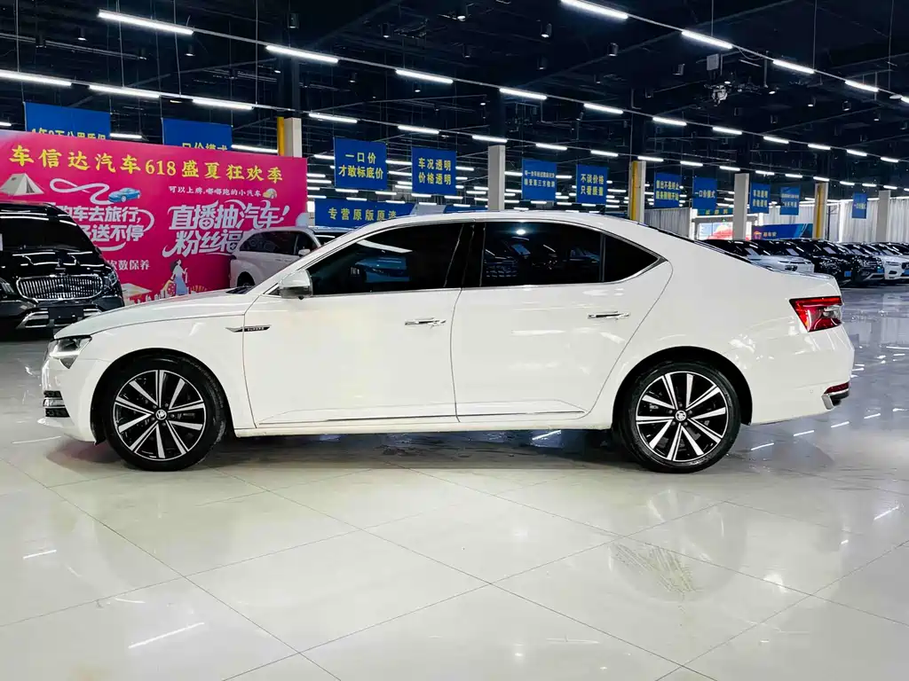 Skoda Superb 2021 TSI330 DSG Comfort Edition