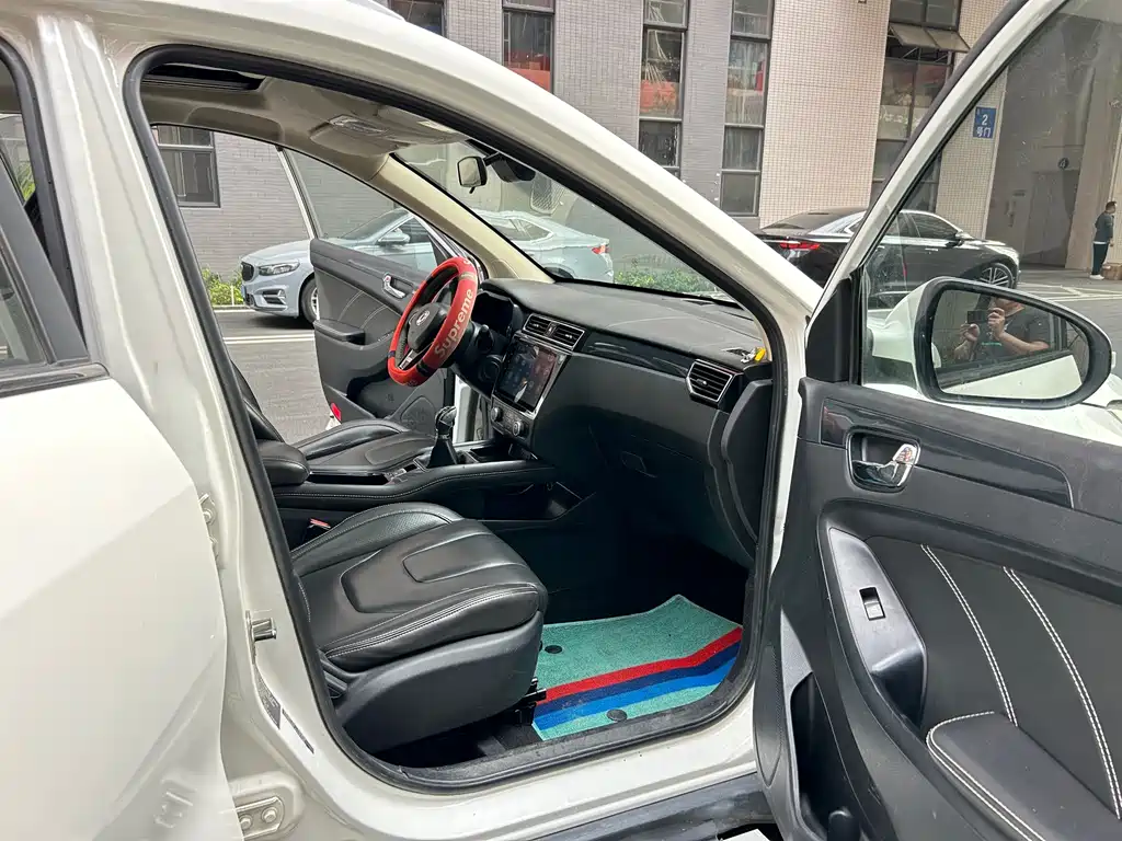 Fengguang 580 2016 1.5T Manual Comfort Edition