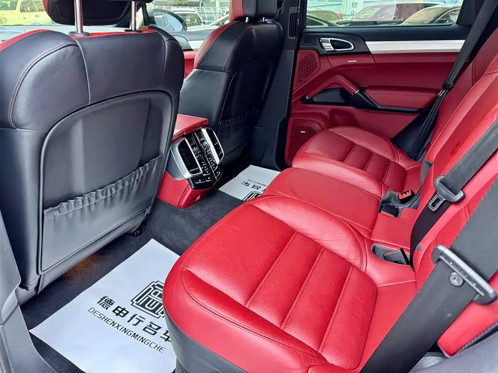 Cayenne 2015 Cayenne Turbo 4.8T
