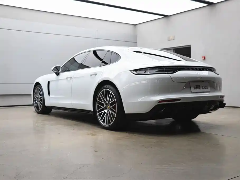Porsche Panamera 2023 Panamera 2.9T Platinum Edition