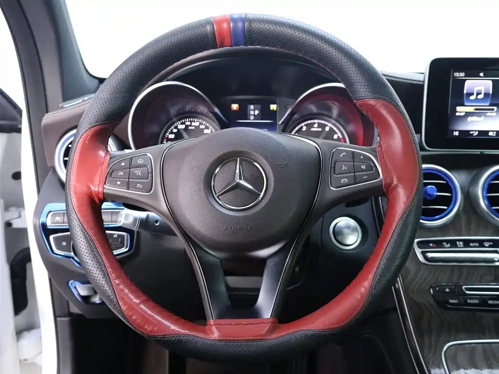 Mercedes-Benz GLC 300 4MATIC Dynamic 2017