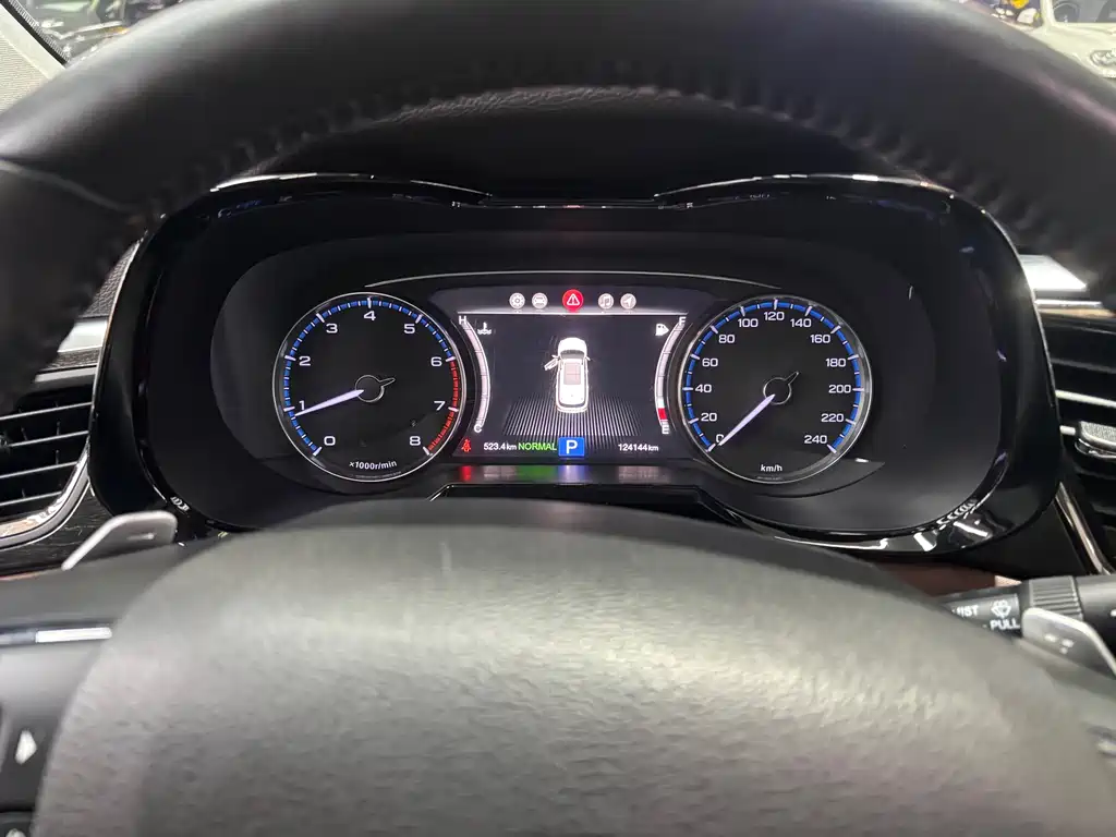 GAC Trumpchi GS8 2017 320T 2WD Luxury Smart Connect Edition (7-Seater)